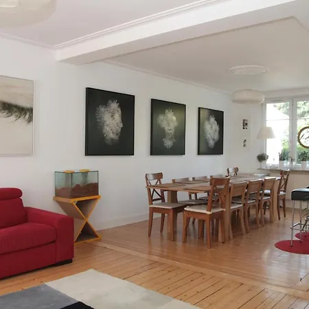 Superbe Maison Avec Jardin Magnifique!